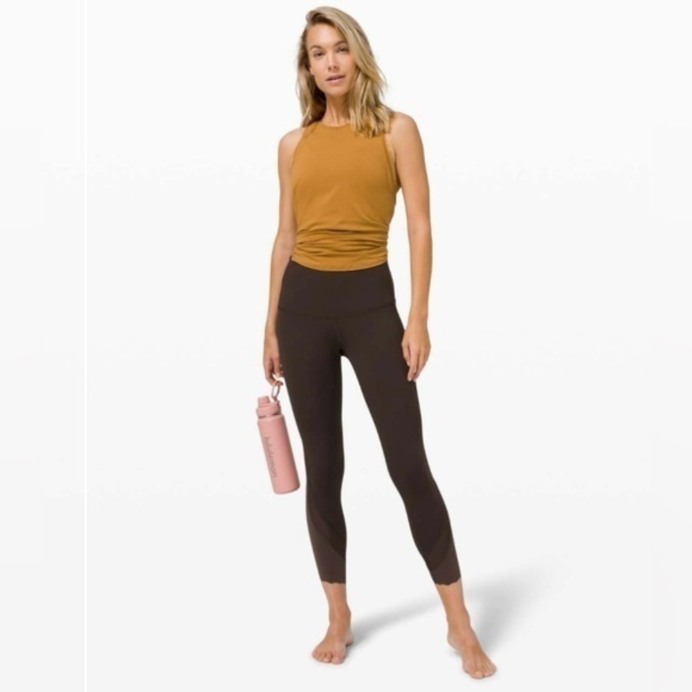 Lululemon Wunder Under High-Rise Crop 23" Scallop Yoga  Purple Size 6